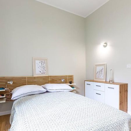 Bright And Cozy Apartment Near Park, With A Huge Terrace. วอร์ซอ ภายนอก รูปภาพ