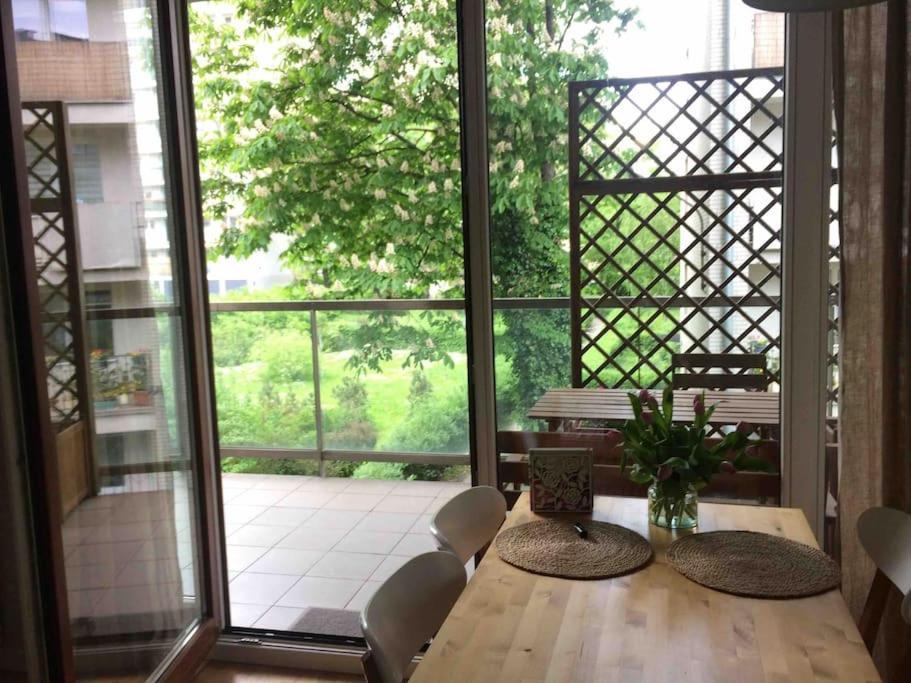 Bright And Cozy Apartment Near Park, With A Huge Terrace. วอร์ซอ ภายนอก รูปภาพ