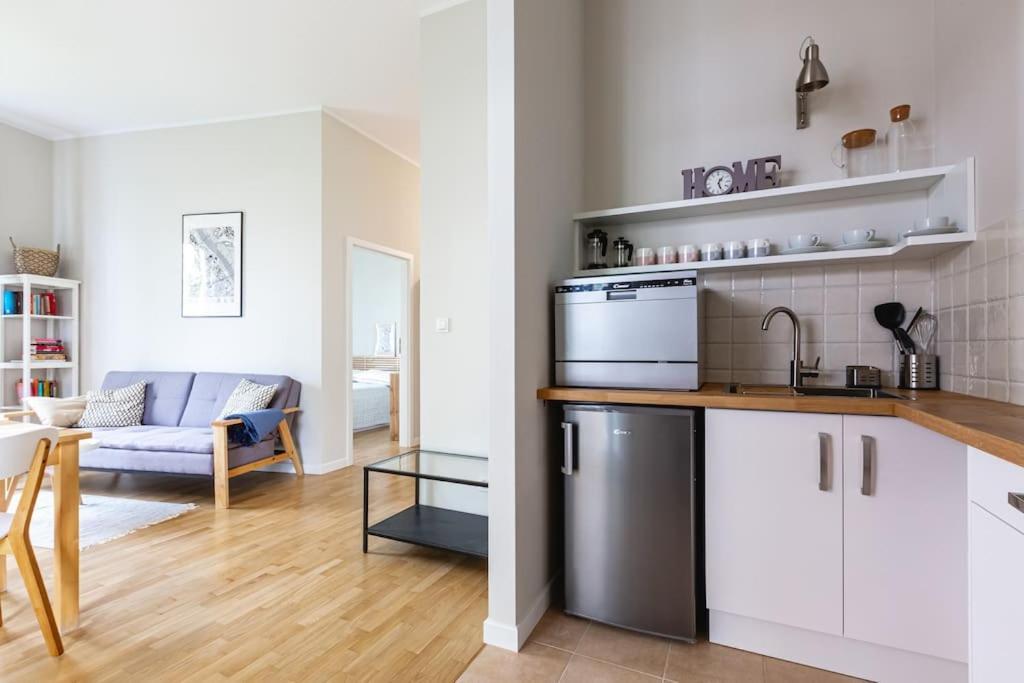 Bright And Cozy Apartment Near Park, With A Huge Terrace. วอร์ซอ ภายนอก รูปภาพ