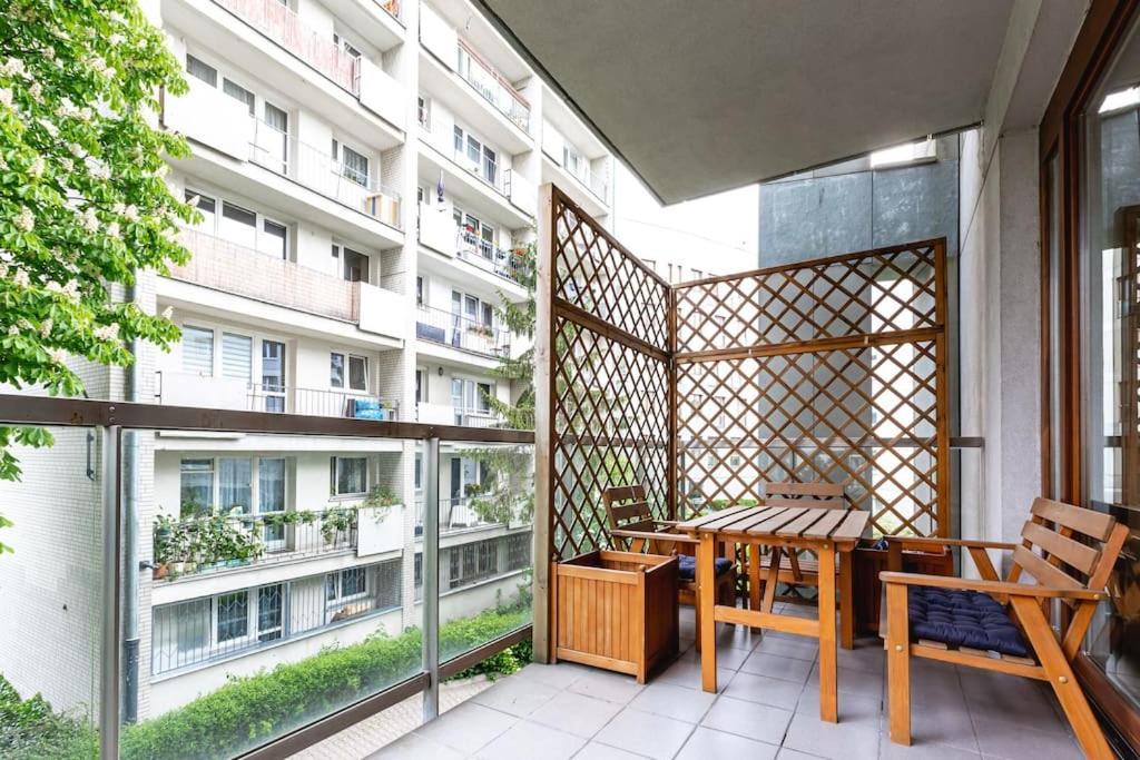 Bright And Cozy Apartment Near Park, With A Huge Terrace. วอร์ซอ ภายนอก รูปภาพ